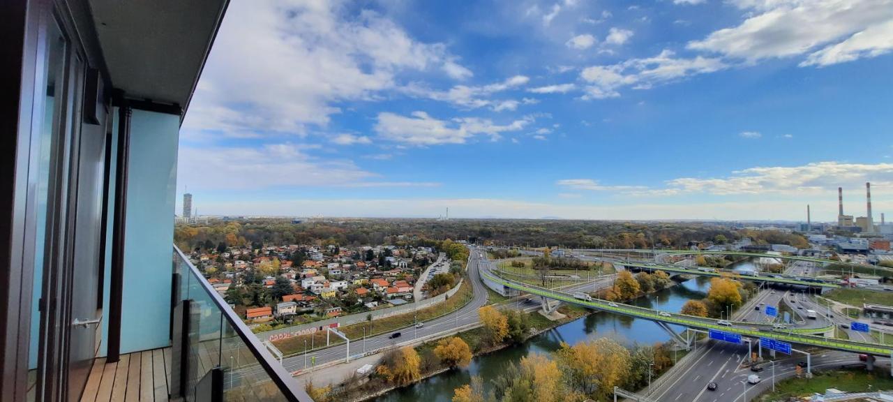 Superior Apartment & Rooftop Pool Wiedeń Zewnętrze zdjęcie